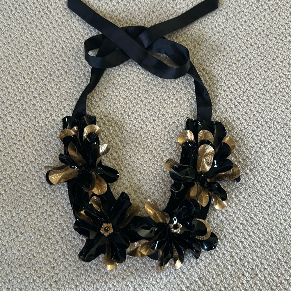 Anne Fontaine Collar Necklace